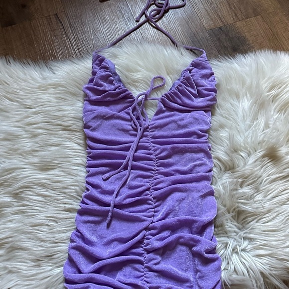 WHITE FOX Change It Up Ruched Halter Mini Dress In Lilac - Picture 4 of 6
